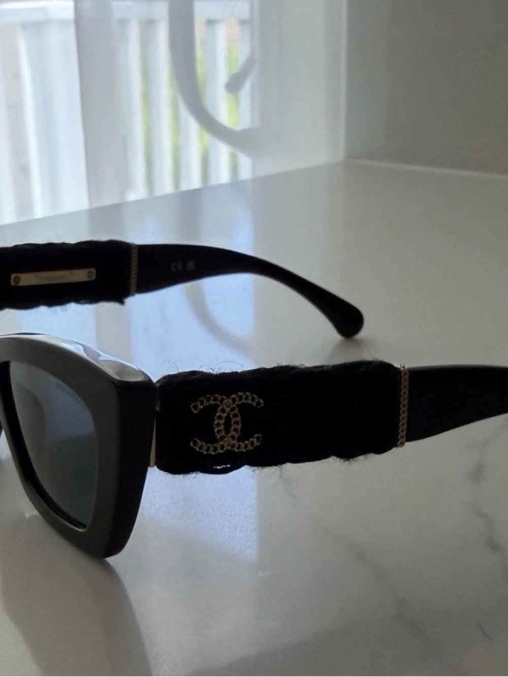 CHANEL Black Cat-Eye Tweed Sunglasses with Gold CC - Picture 4 of 7